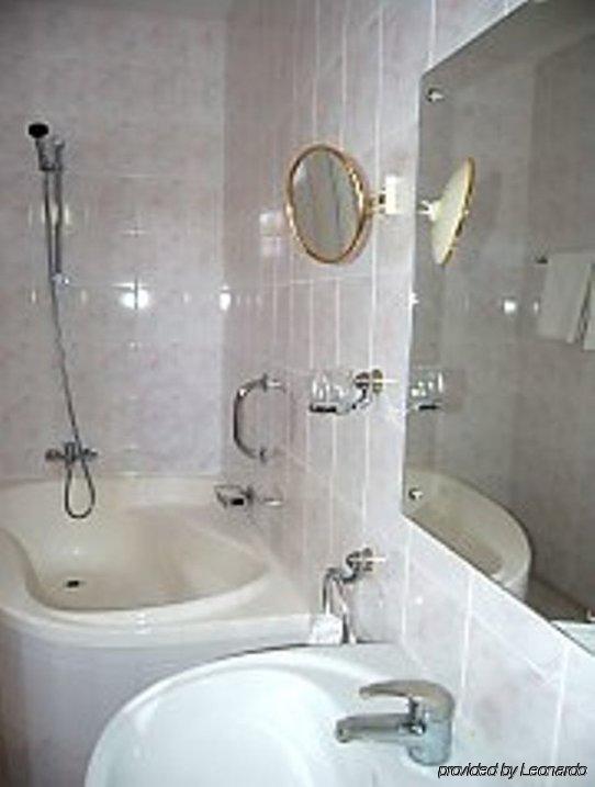 Elite Hotel Oradea Zimmer foto